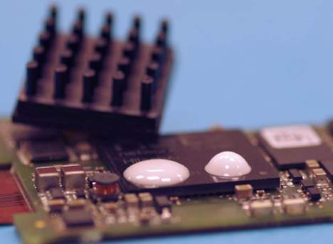 工業膠水在電子行業中的應用越來越廣泛