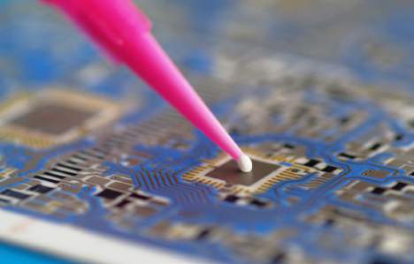 Dieattach膠水用以固定芯片